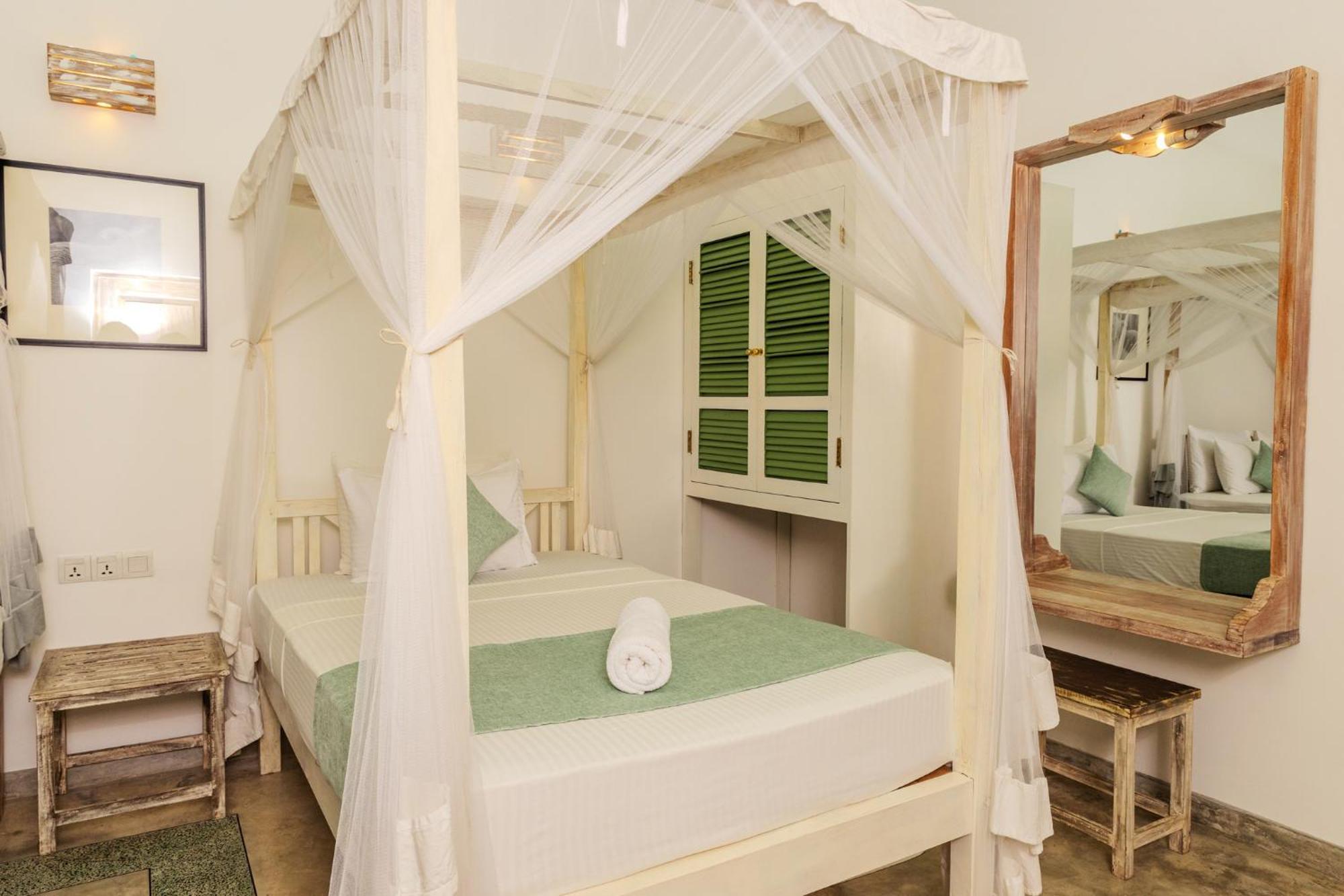 Aurora Bed & Breakfast Unawatuna Bagian luar foto